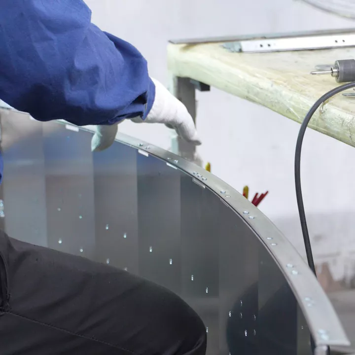 정밀 곡선 판금